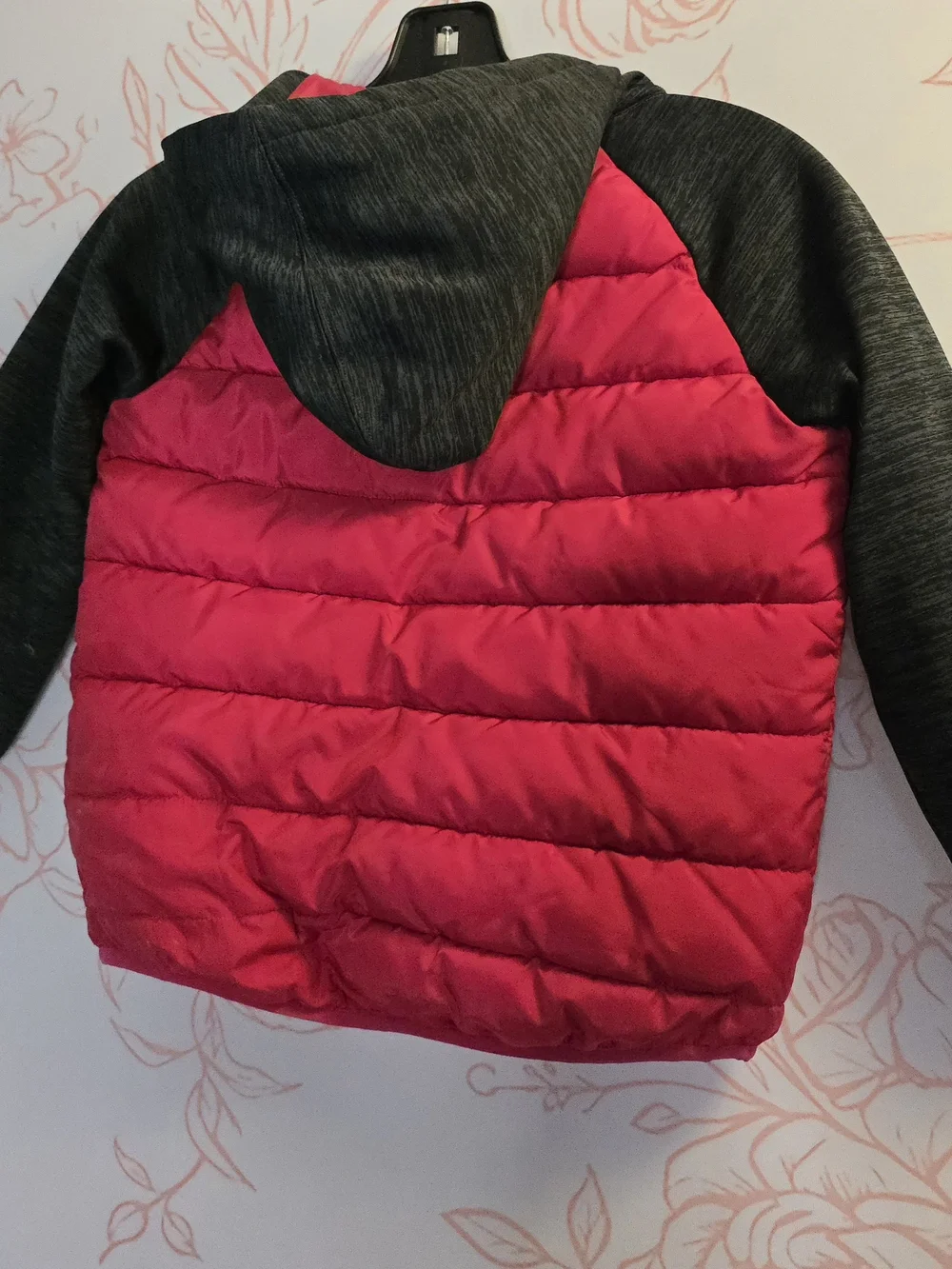 Nike Kids Puffer Jacket with Charcoal Raglan Sleeves